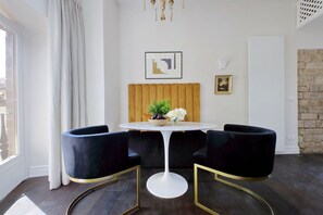 Dining - Beautiful Florence apartment with charming balcony (Florence)