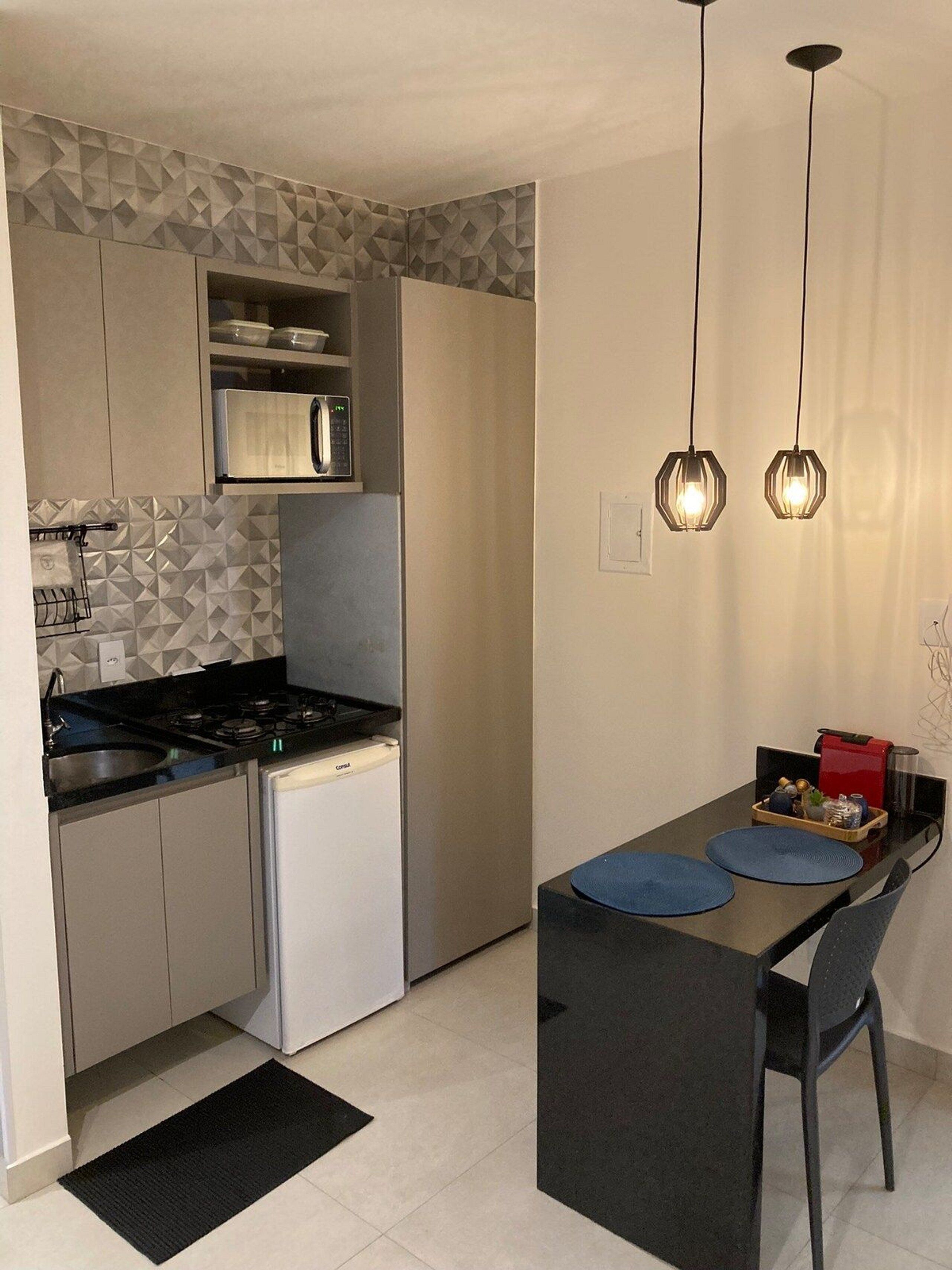 舒适开间 | 私人厨房 | 冰箱、微波炉、搅拌机、厨具/餐具