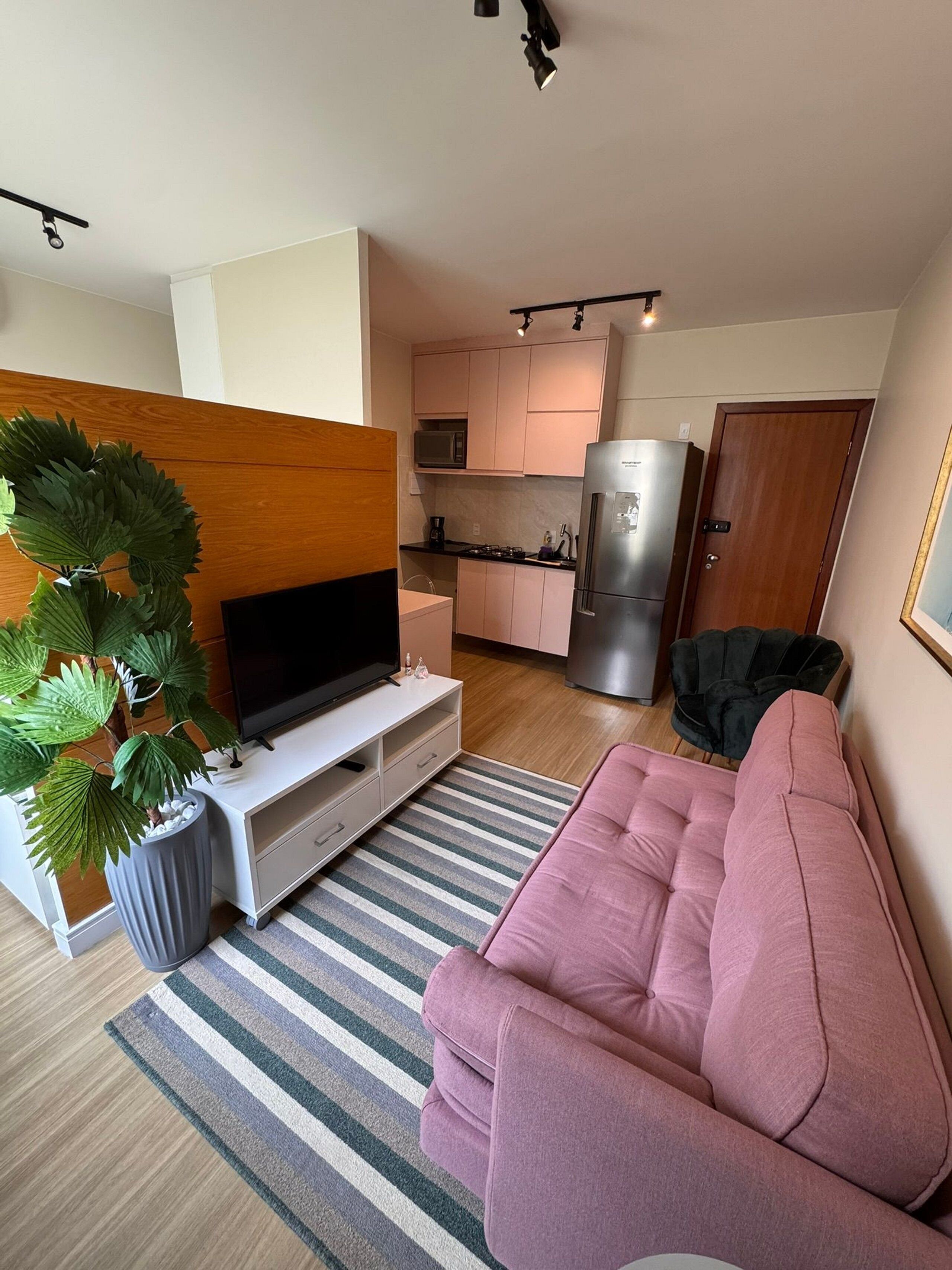 Estúdio básico | Área de estar | TV