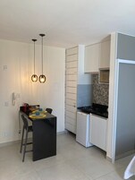 Comfort Studio | Private kitchen | Fridge, microwave, blender, cookware/dishes/utensils