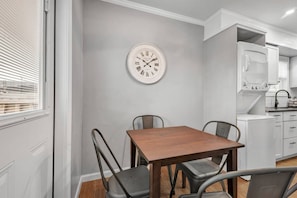 Dining - Chip&Jo: King Beds/Walk to A&M (Bryan)