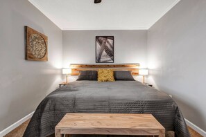 2 soverom, strykejern/-brett, wi-fi og sengetøy