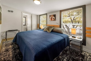 2 عدّة غرف نوم ومكواة/لوح كي وواي فاي وملاءات أسرّة