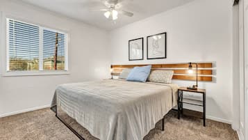 2 habitaciones, tabla de planchar con plancha, wifi y ropa de cama