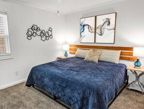 2 soverom, strykejern/-brett, wi-fi og sengetøy