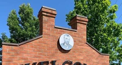 Jingle Bells Ring ON Valleywood! Modern 2BR - Fireplace, Pool Access, WiFi