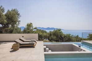 Piscine extérieure