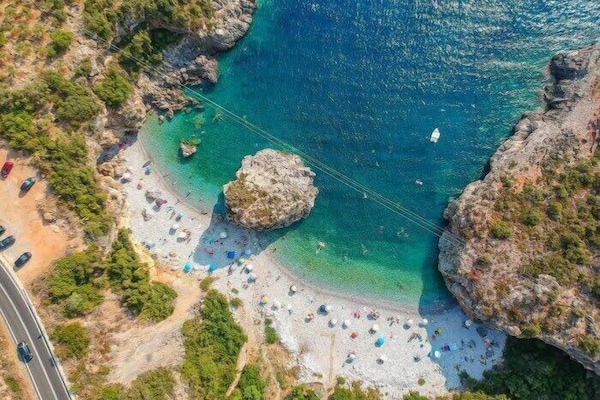 Na praia