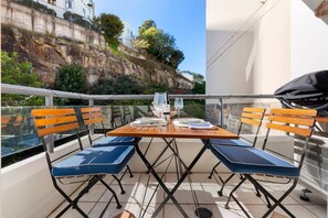 Outdoor dining - Walking Distance to Darling Harbour (Pyrmont)