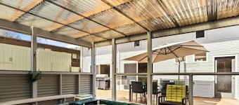 Sandy Bay Getaway w Spa 4 Bdr