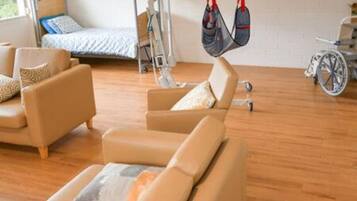 5 chambres, fer et planche Ă repasser