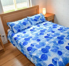 5 bedrooms, iron/ironing board