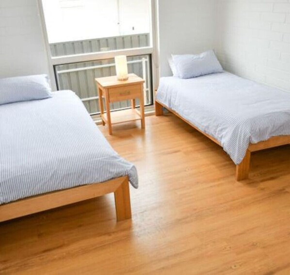 5 bedrooms, iron/ironing board