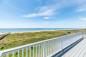 Property grounds - Beachfront Beauty w/ 5 Decks, Private Walkover, Spacious Living Area & Elevator! (Galveston)