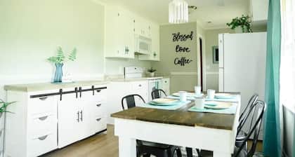 Peaceful 3BR/2BA House Near EVERYTHING w/WIFI