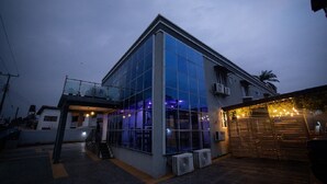   미분류 이미지, 2/38장, 버튼