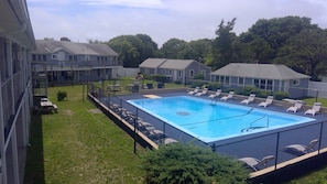Seasonal outdoor pool - Village Green Motel (South Yarmouth)
