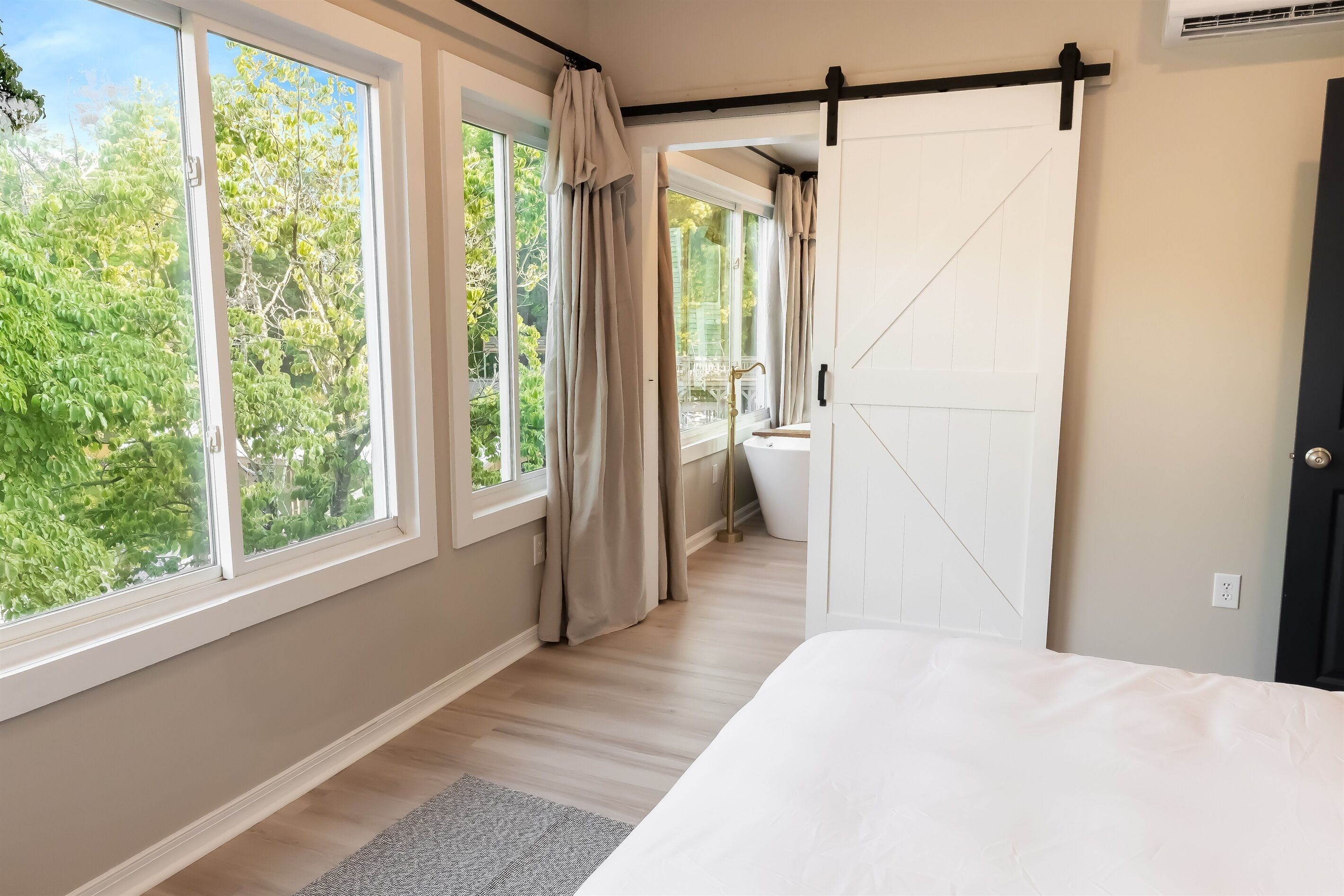 4 chambres, bureau, Wi-Fi gratuit, draps fournis