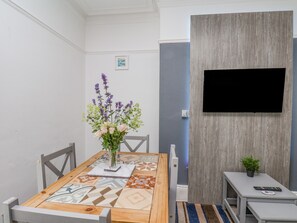 Dining - Harbour View (Bridlington)