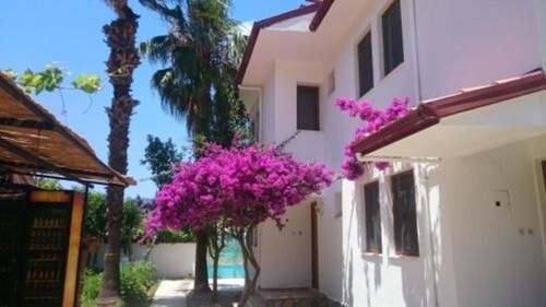 Turtle Beach Bungalows