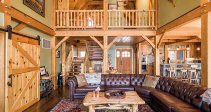 Spacious Finger Lakes Waterfront Lodge