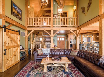 Spacious Finger Lakes Waterfront Lodge