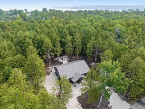 Relax at Newly Constructed home in Egg Harbor