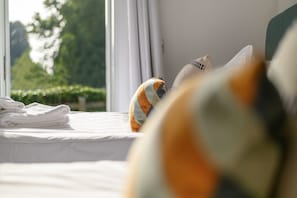 Cottage | 2 bedrooms, bed sheets