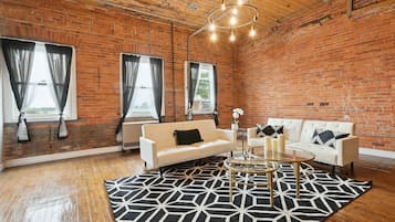 Apartment, 1 Bedroom | Living area | Smart TV, streaming services
