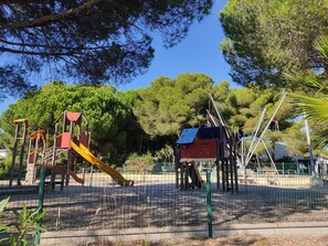 Children��’s area