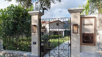 Entrada de la propiedad