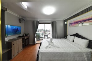 Junior Double Room, City View | Iron/ironing board, free WiFi
