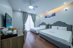 Phòng dành cho gia đình, quang cảnh thành phố | Bàn ủi/dụng cụ ủi quần áo, truy cập Internet không dây miễn phí