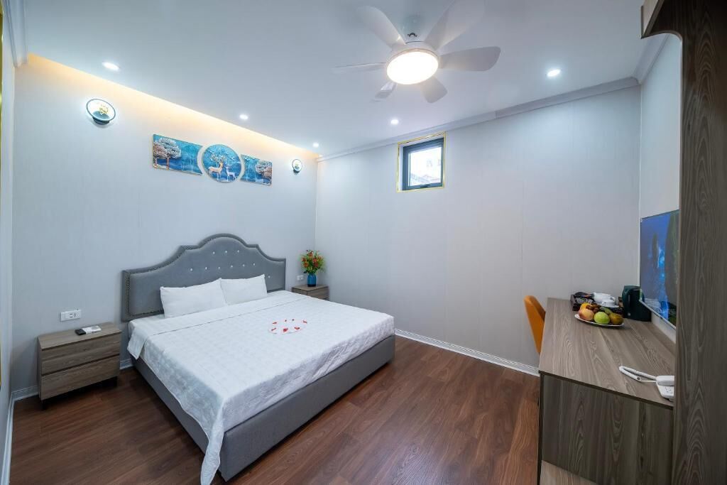 Deluxe Double Room | Iron/ironing board, free WiFi