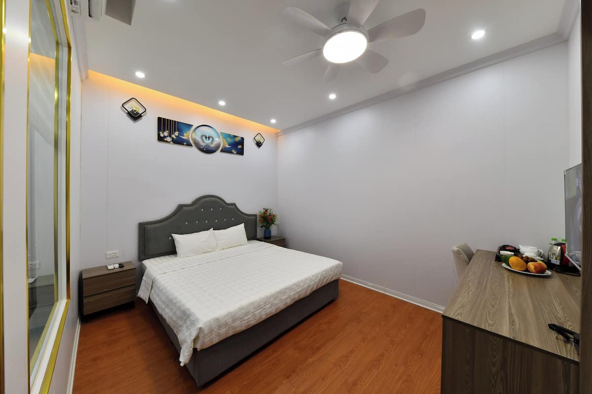 Deluxe Double Room | Iron/ironing board, free WiFi