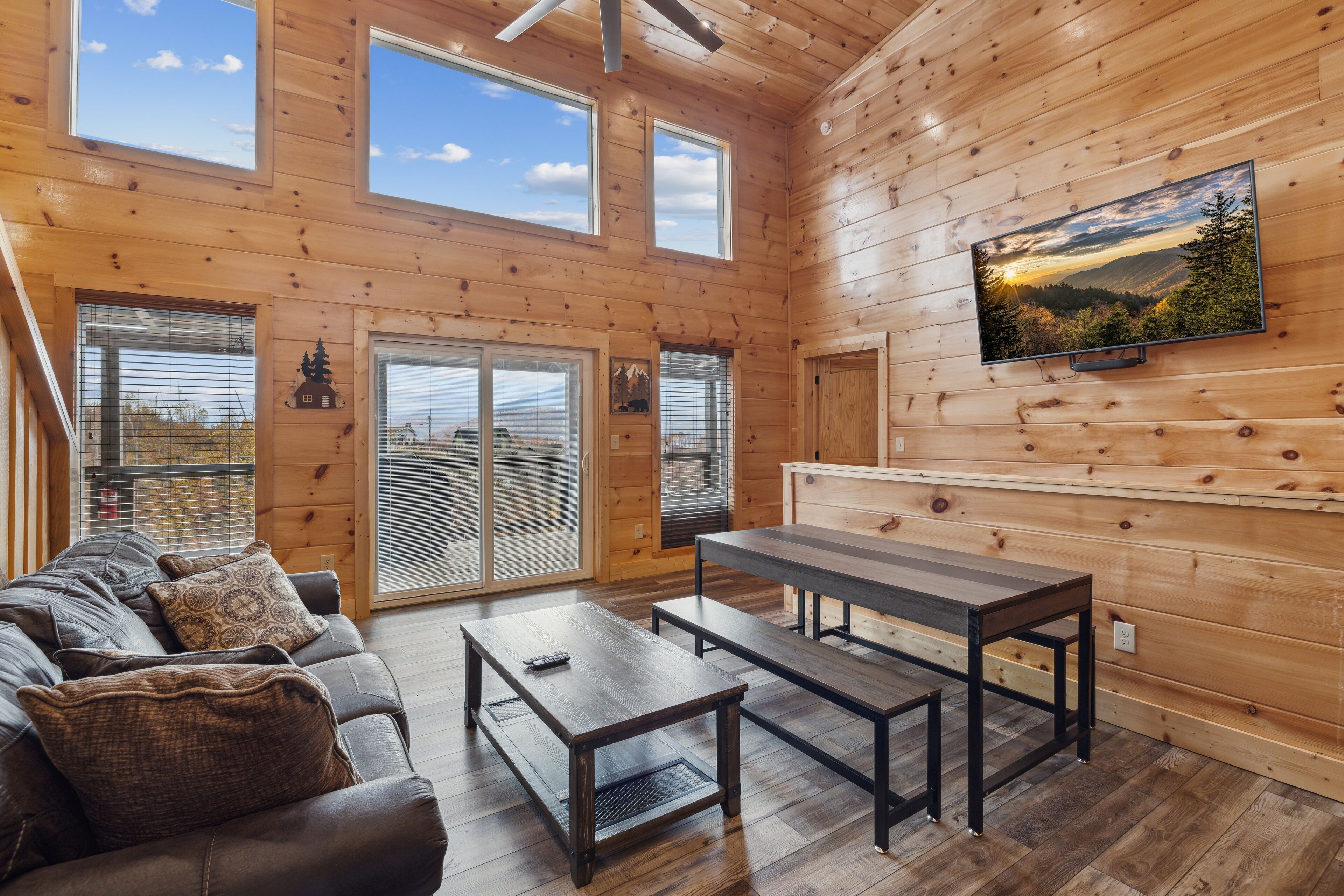 小屋, 4 間臥室 | 起居區 | 智慧型電視