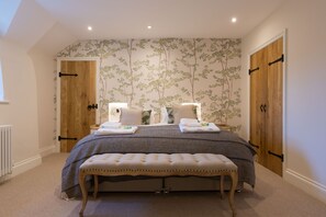 4 bedrooms, bed sheets - Orchard Cottage (Ilminster)