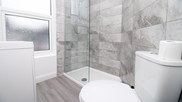 Apartment | Bathroom - Caxton Place by Tŷ SA (Newport)