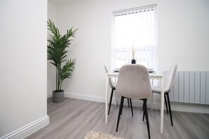 Apartment - Caxton Place by Tŷ SA (Newport)