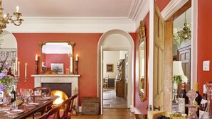 Unclassified image, 2 of 17, button - Gitcombe House (Totnes)