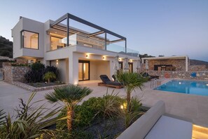 An infinity pool
