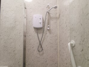 Shower - 2 Beach View @ Beaconsfield House (Bridlington)