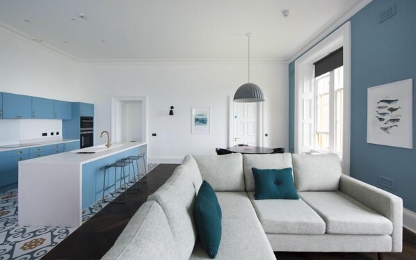 تلفزيون إل سي دي