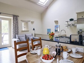 Dining - Yennadon Barn (Dartmouth)