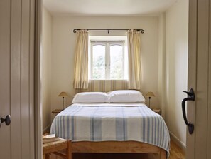 4 bedrooms, bed sheets