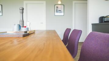 Cottage | Dining