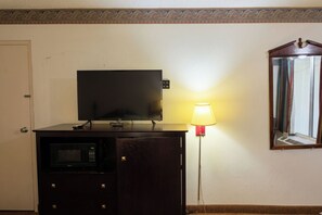 Desk, free WiFi, bed sheets - Executive Inn & Suites Lufkin US 59 (Lufkin)