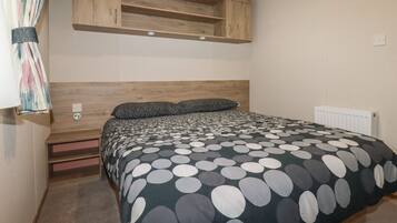 2 bedrooms, individually decorated, individually furnished, free WiFi