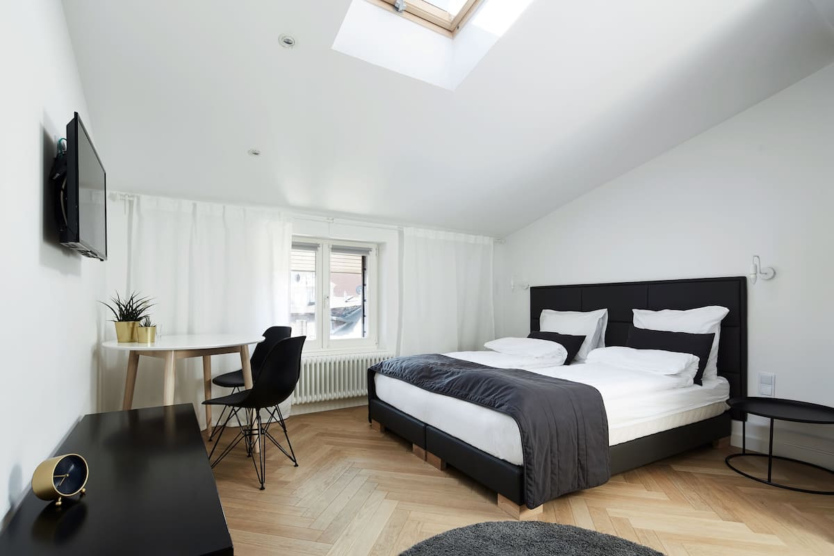 Standaard studio | 1 slaapkamer, een strijkplank/strijkijzer, gratis wifi, beddengoed