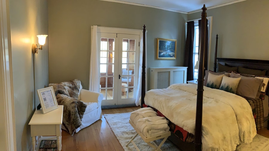 Franklin Manor Bed & Breakfast